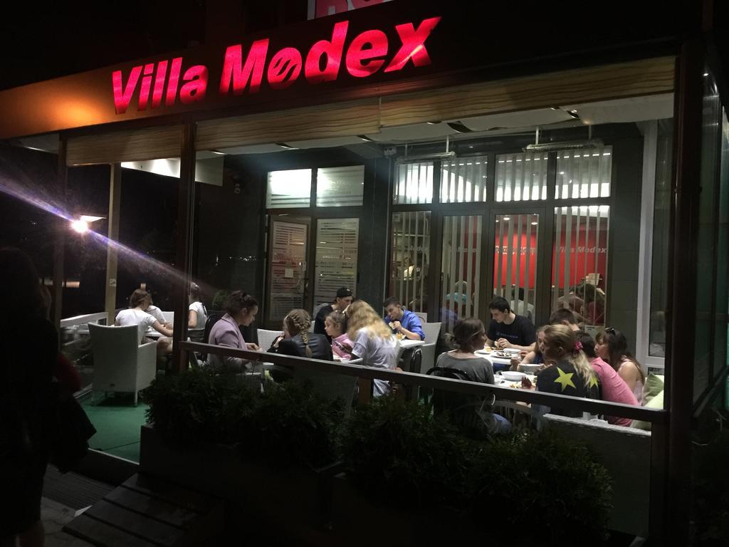 Guesthouse Villa Modex Парачин Екстер'єр фото