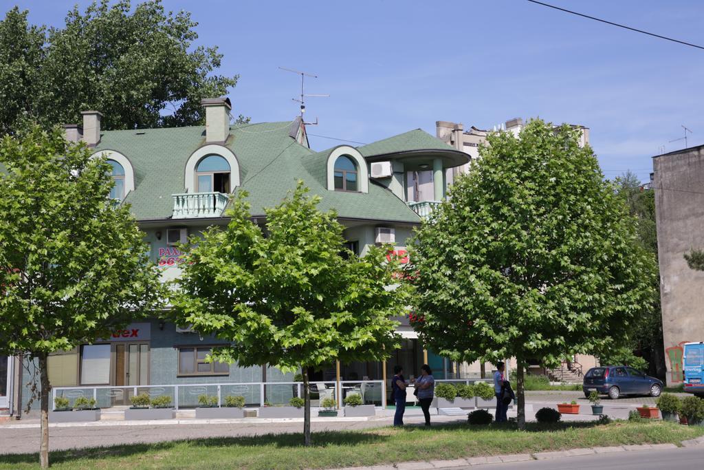 Guesthouse Villa Modex Парачин Екстер'єр фото