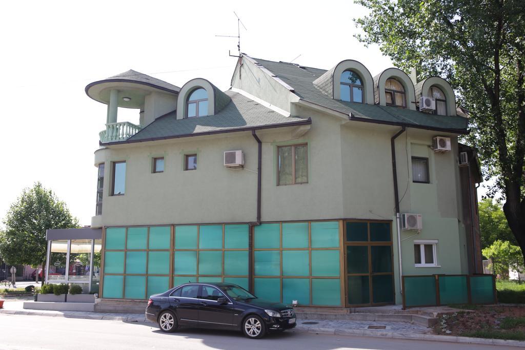 Guesthouse Villa Modex Парачин Екстер'єр фото