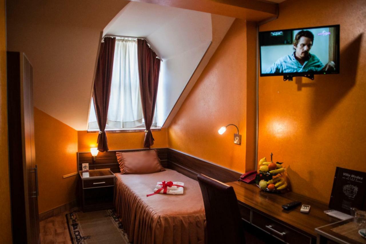 Guesthouse Villa Modex Парачин Екстер'єр фото
