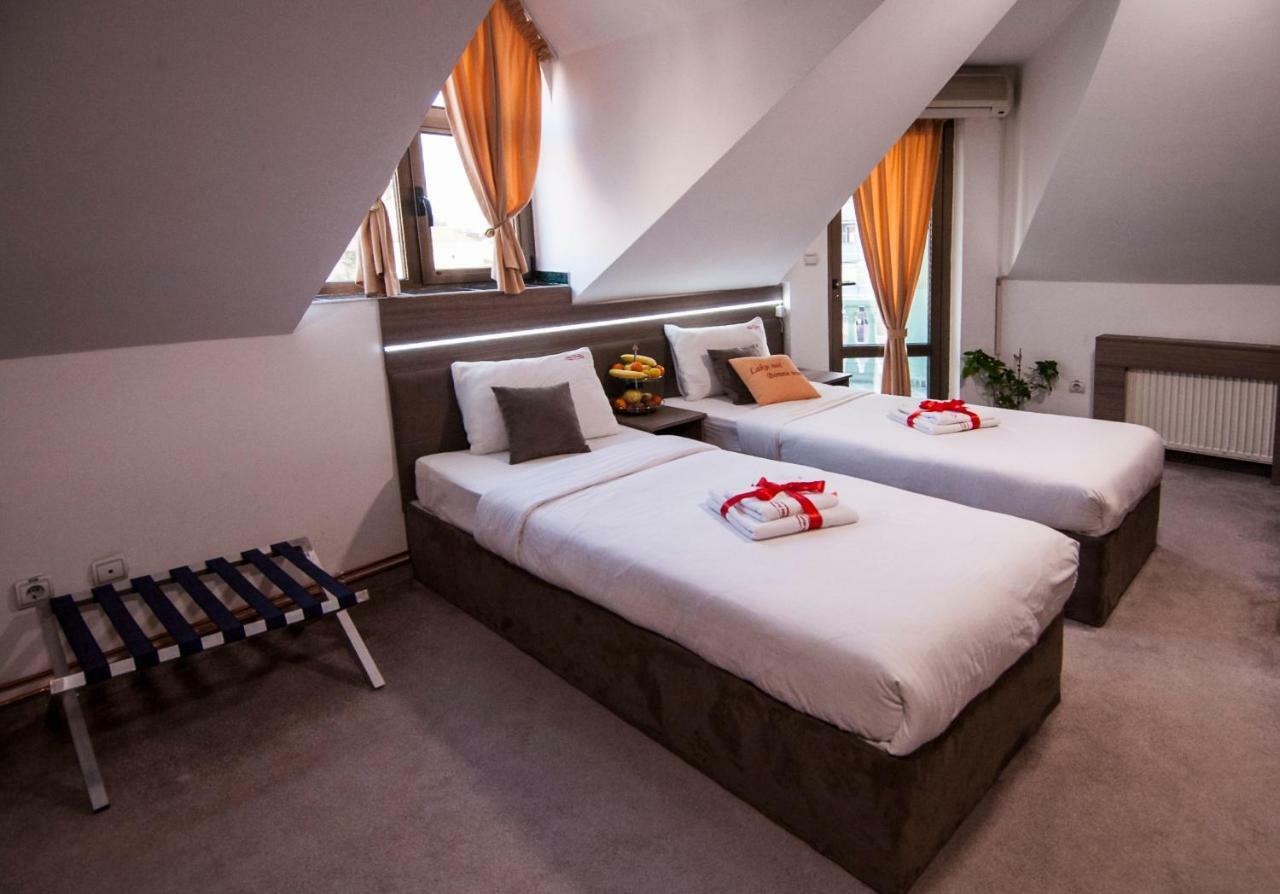 Guesthouse Villa Modex Парачин Екстер'єр фото