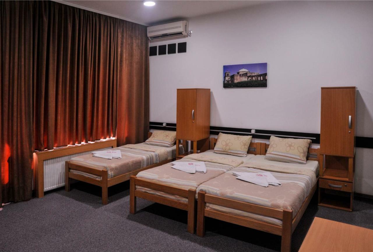 Guesthouse Villa Modex Парачин Екстер'єр фото