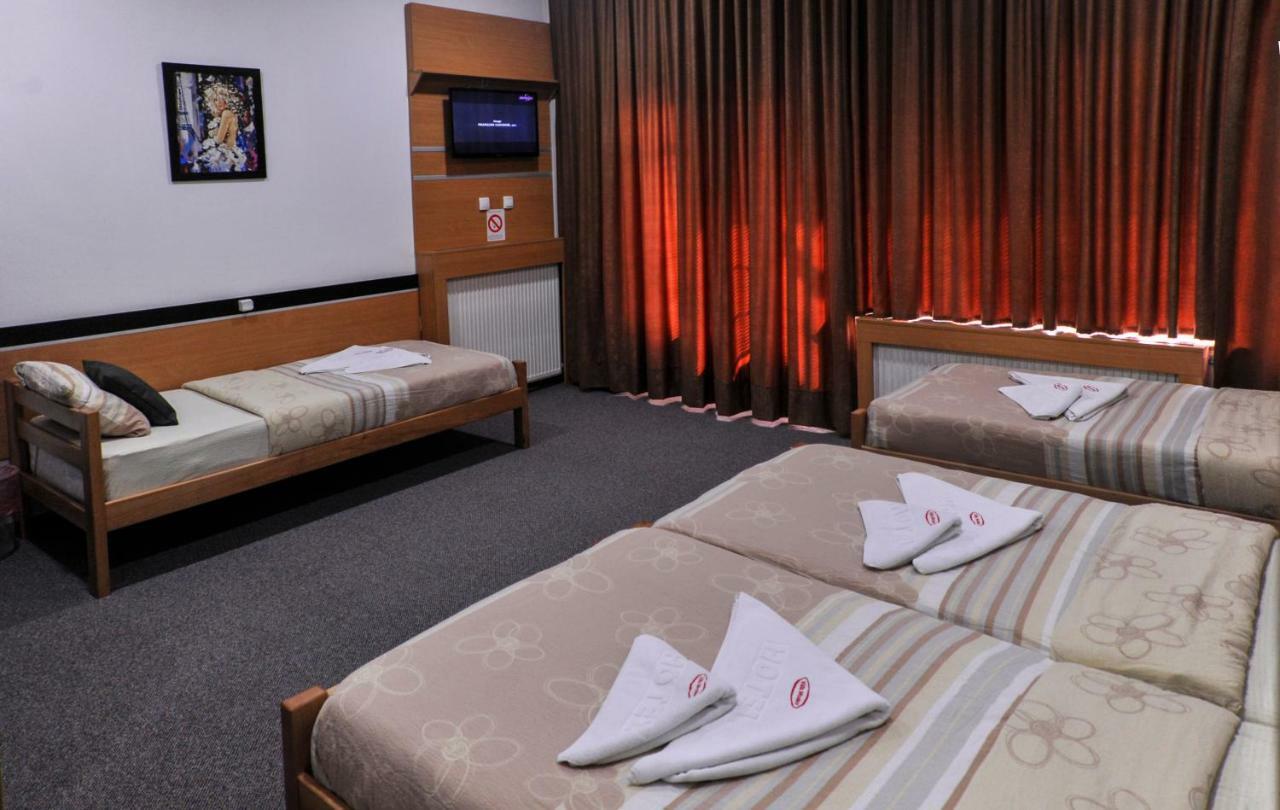 Guesthouse Villa Modex Парачин Екстер'єр фото