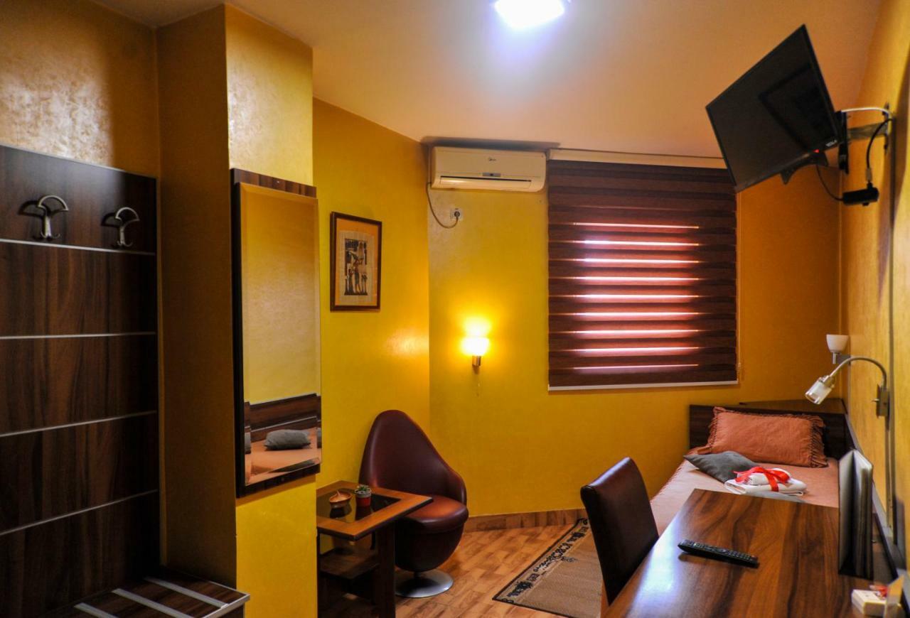 Guesthouse Villa Modex Парачин Екстер'єр фото