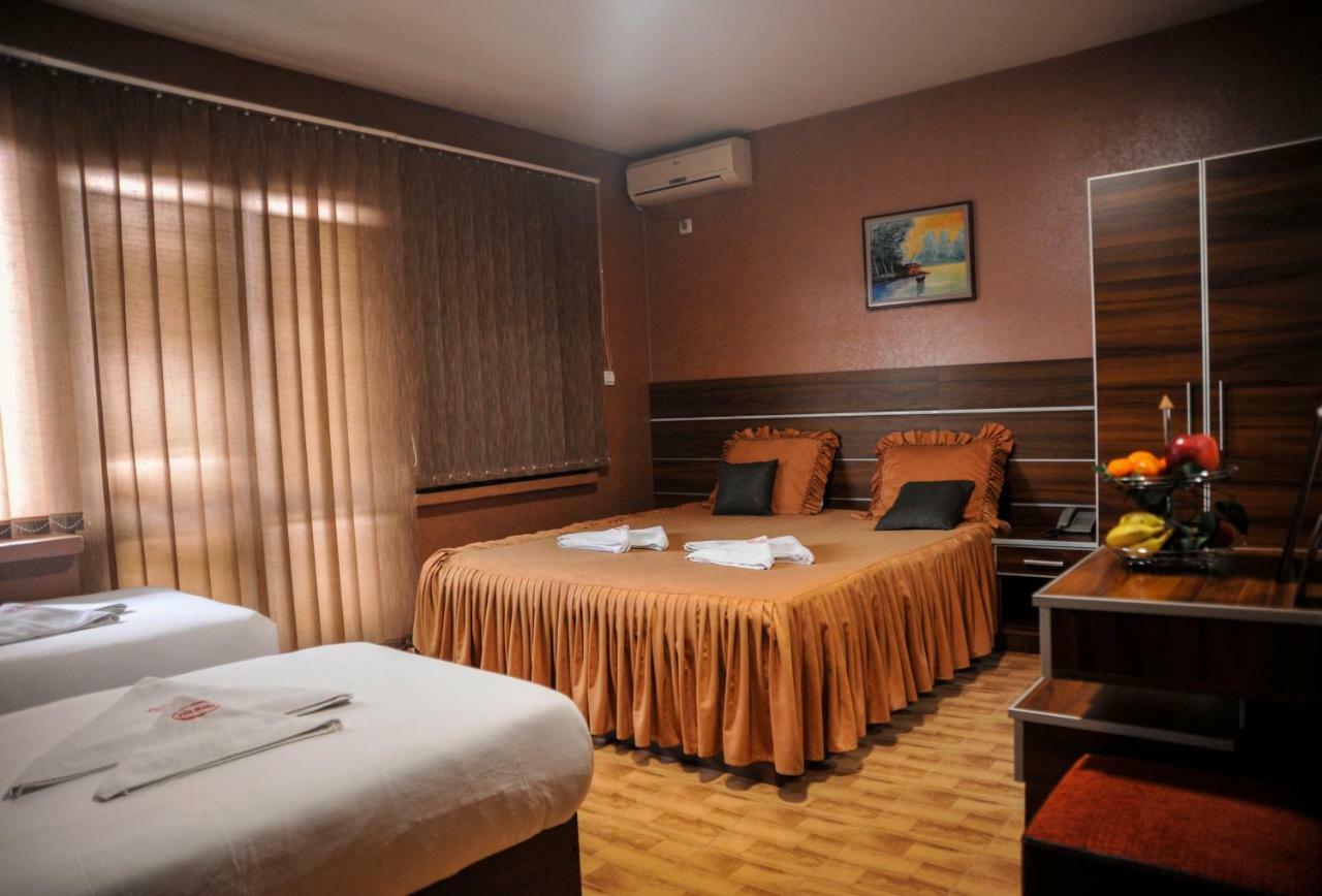 Guesthouse Villa Modex Парачин Екстер'єр фото